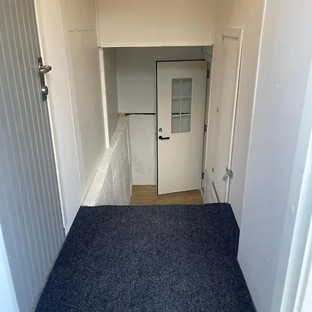 Cozy Near Downtown With Parking Apartamento Tromsø