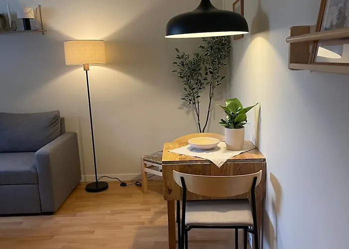 Cozy Near Downtown With Parking Tromsø