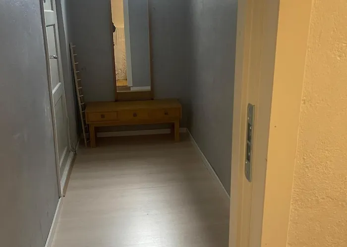 Cozy Near Downtown With Parking Apartman *