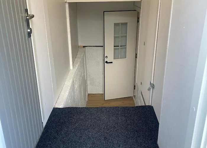 Cozy Near Downtown With Parking Apartman Tromsø